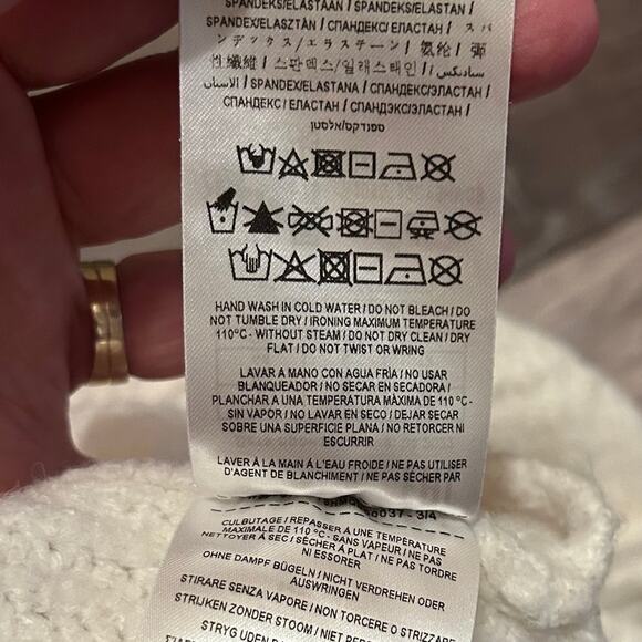 Guess Women's White Sweater with Chunky Knit Long Sleeves Size Large - Picture 8 of 8